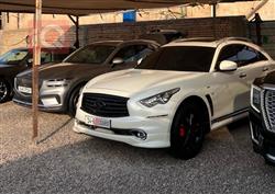Infiniti QX70